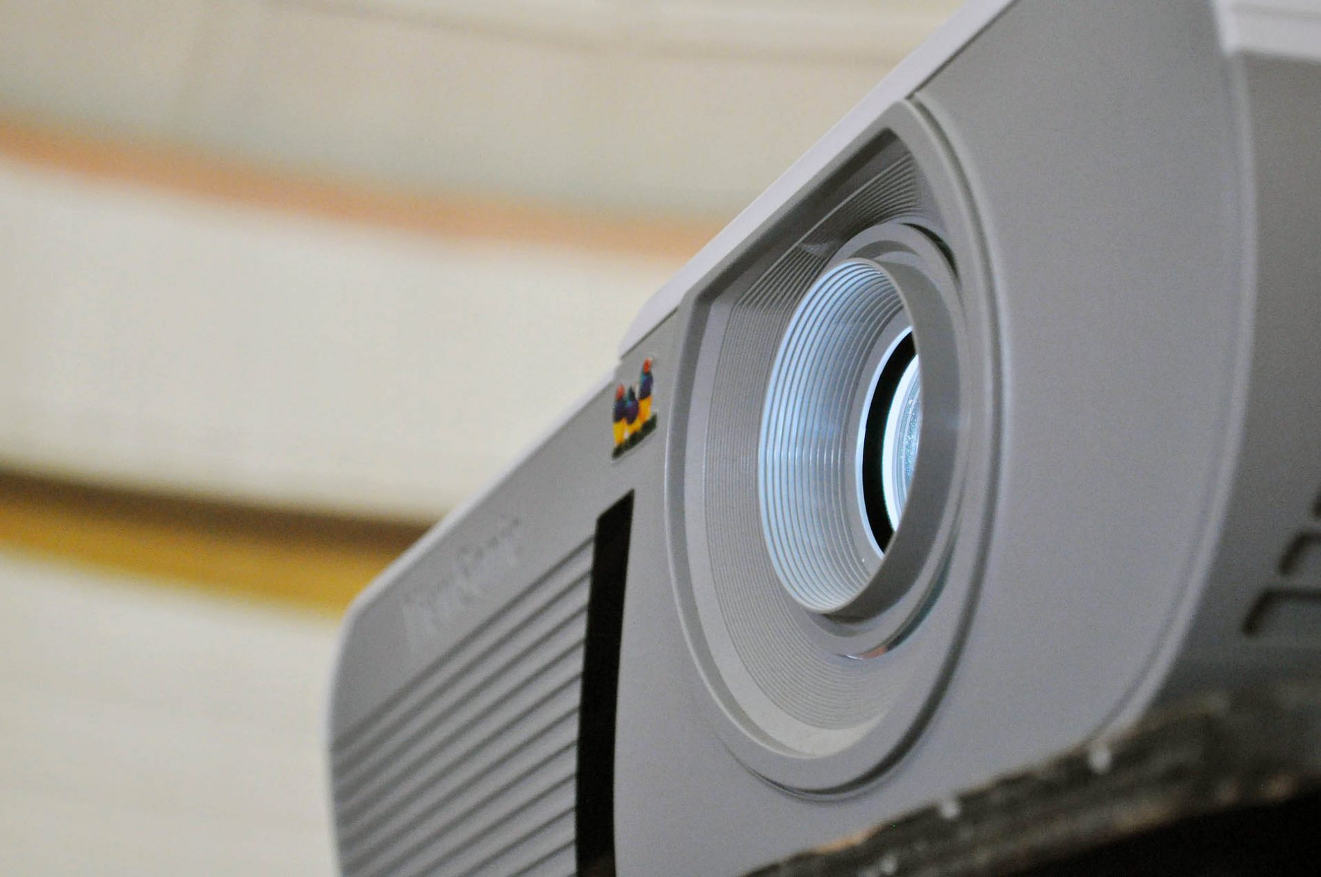 Rétroprojecteur vs Vidéoprojecteur. Quelle est la différence